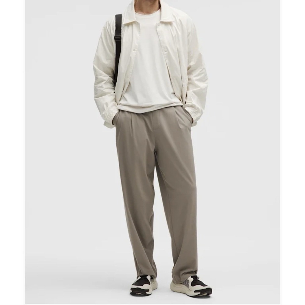 Lululemon Mens Pants Daydrift Relaxed-Fit Pleated Trouser Warm Ash Gray Tall-LG